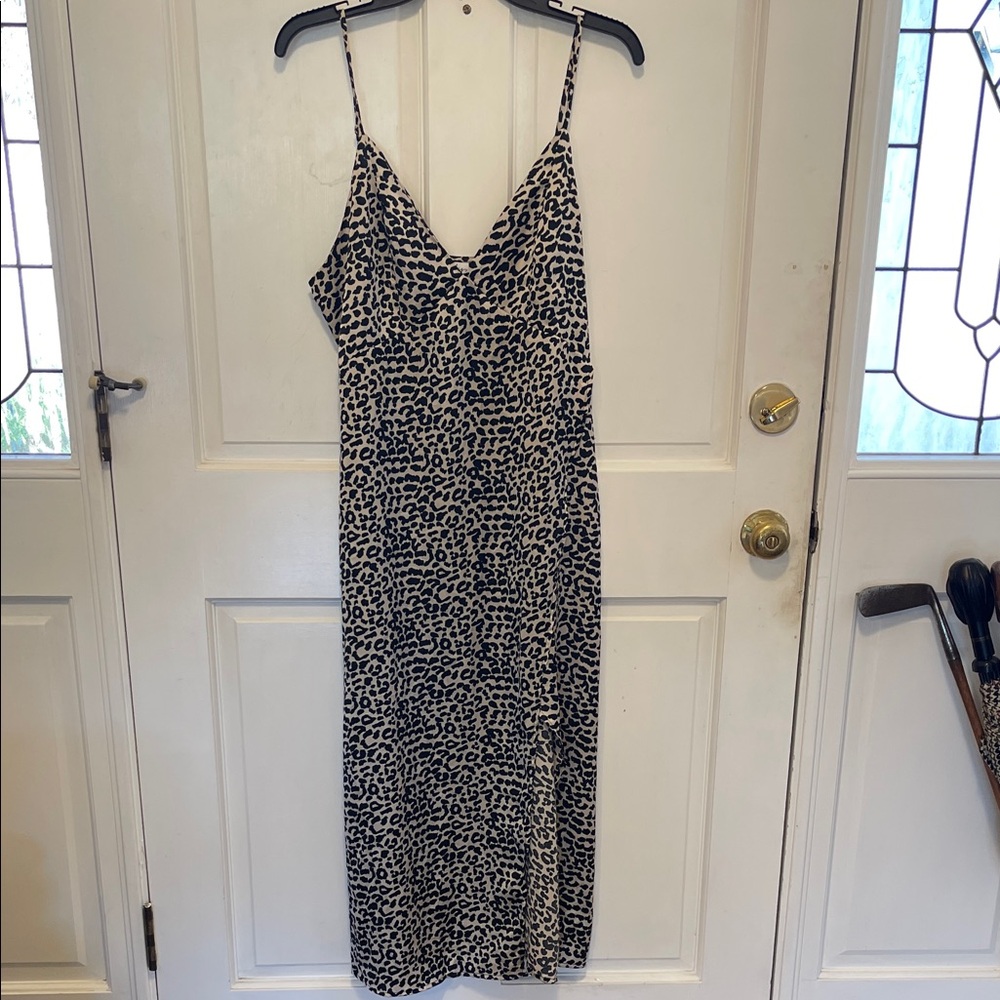 Elegant Black and Cream Midi Dress